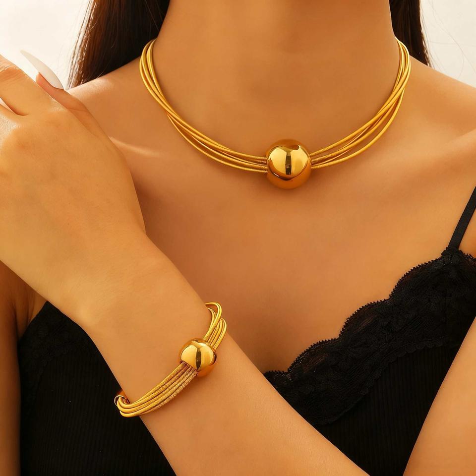 Retro Punk Metal Multi-Layer Magnetic Chain Necklace - Image 4