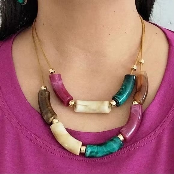 Comfortable Fit Resin Necklace Stylish Crystal - Image 2